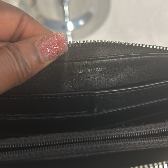 CHANEL LONG ZIP WALLET CC LOGO CAVIAR SKIN WITH CERTIFICATE OF AUTHENTICITY - Picture 12 of 14